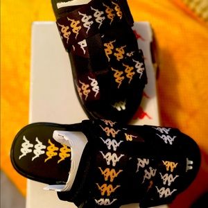 Men’s size 7  Kappa slides